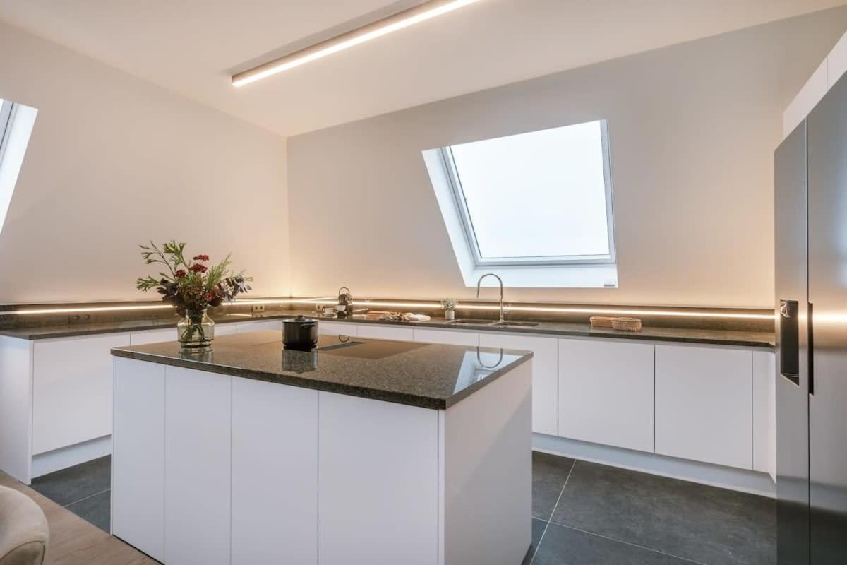 Huswell - Luxurious Apartment With Parking Beernem Buitenkant foto