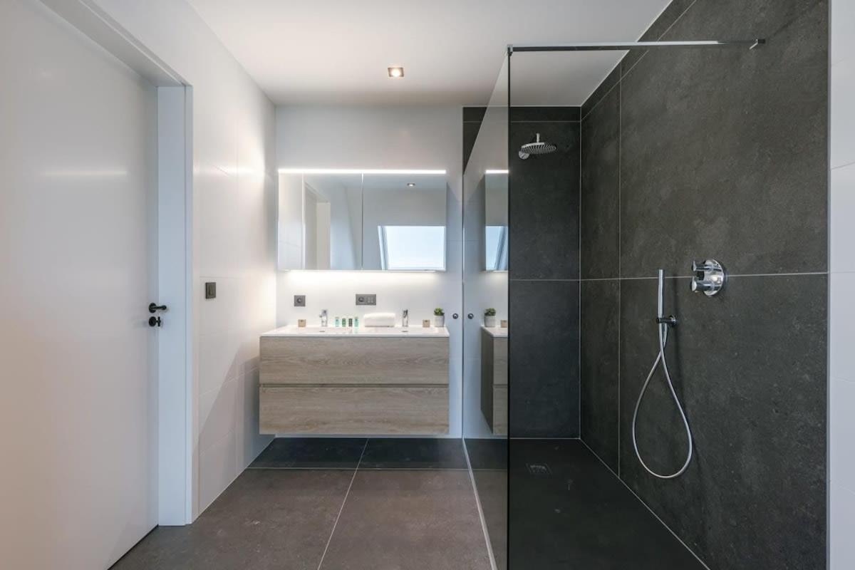 Huswell - Luxurious Apartment With Parking Beernem Buitenkant foto