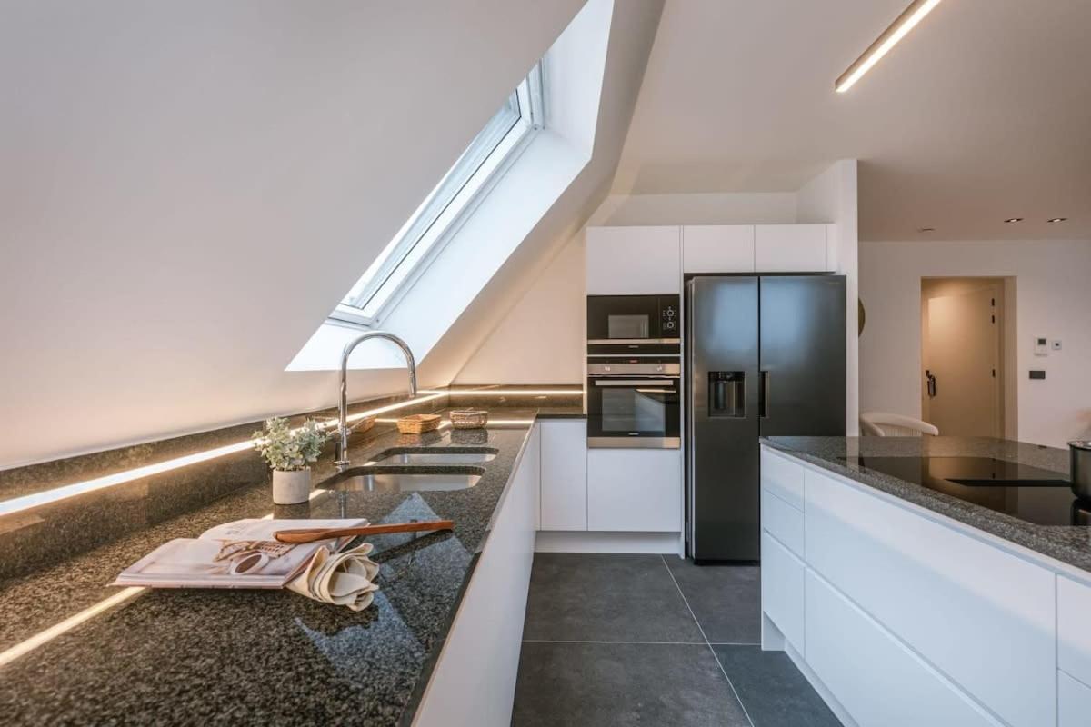 Huswell - Luxurious Apartment With Parking Beernem Buitenkant foto